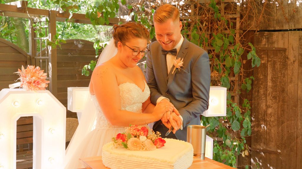 Hochzeitstorte Anschnitt Hof Frien in Uchte.